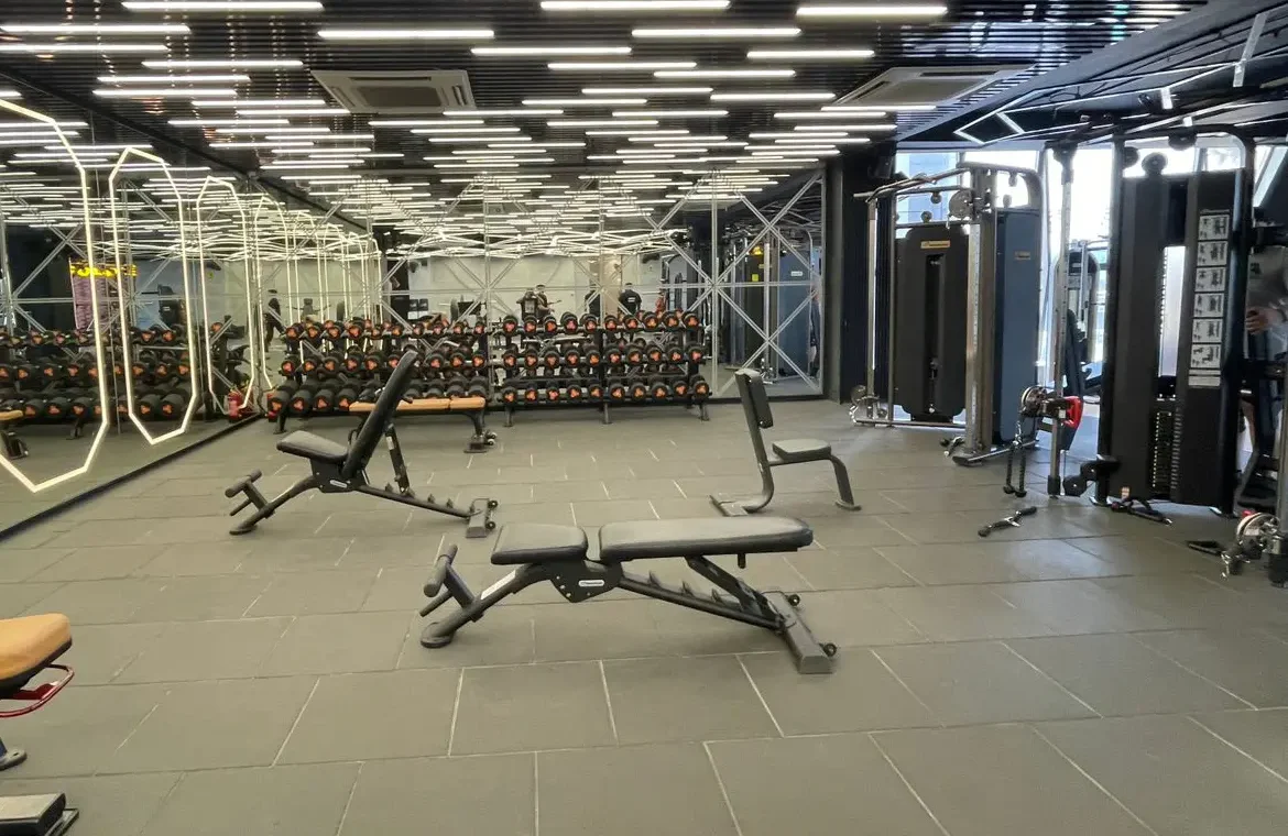 Rubber vs Vinyl: Which Gym Flooring Material is Right for You?