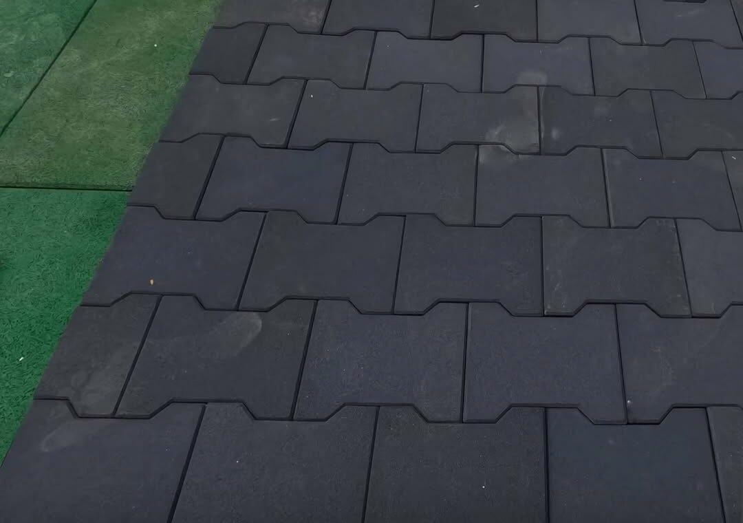 Rubber vs. Vinyl vs. Wooden Floors: Which One Wins?